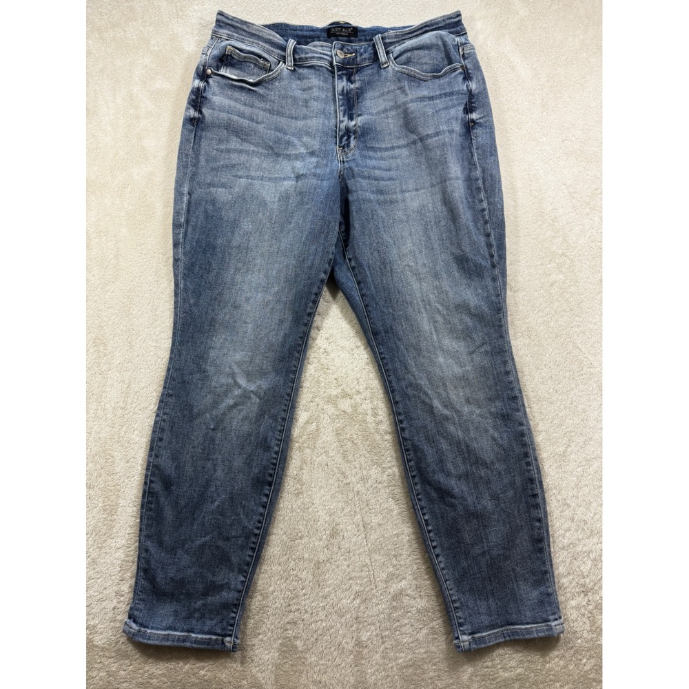 Judy Blue Light Wash Boyfriend Jeans